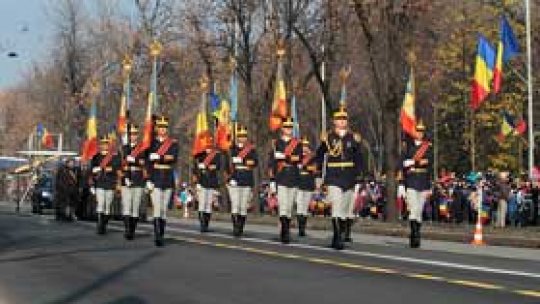 Paradă militară grandioasă la Bucureşti