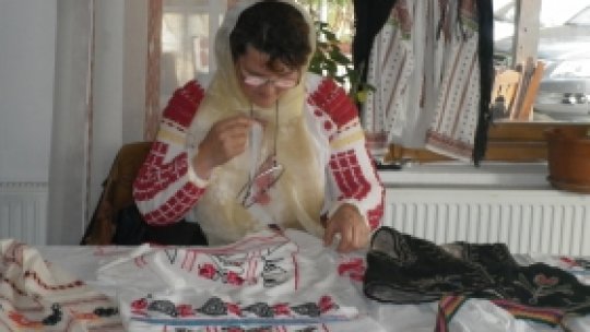 Buzoiencele îmbracă miresele din Bucureşti