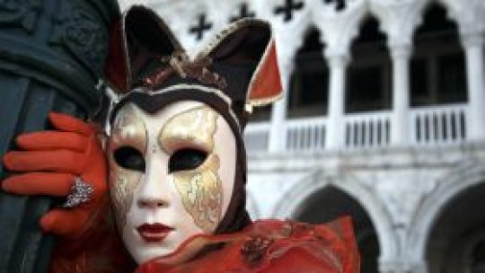 Carnavalul de la Veneţia, afectat de criză si de inundaţii