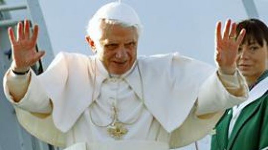 Papa Benedict al 16-lea se întâlneşte cu preşedintele Italiei