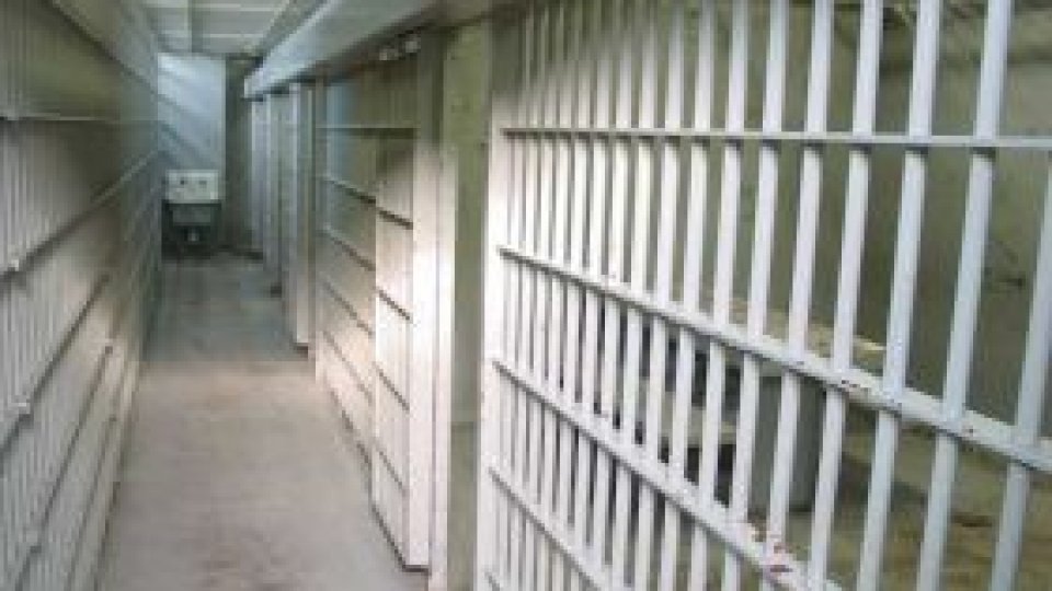 Numărul deţinuţilor din penitenciarele româneşti, "în creştere"