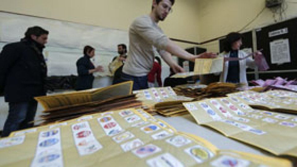 Luptă electorală strânsă în Italia