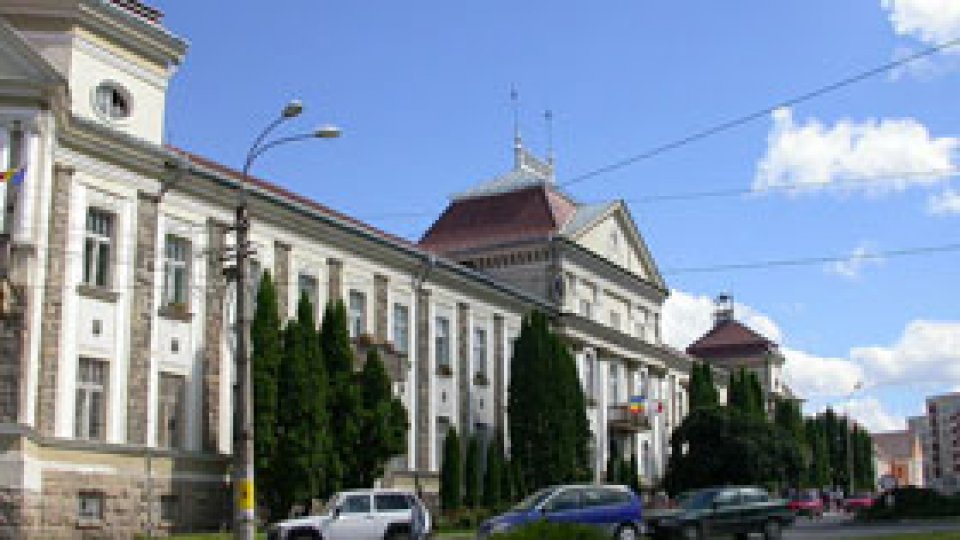 Aşa-numitul steag secuiesc, arborat la Miercurea Ciuc