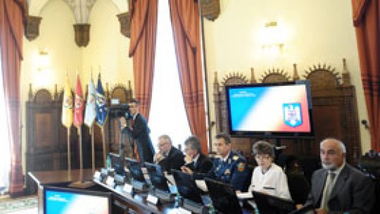 Peste 2.000 de militari români, "în afara graniţelor în 2013"