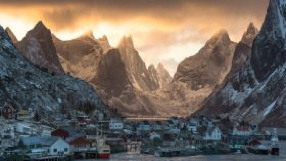 Lofoten -Luminile Nordului, o expoziţie de fotografie la Braşov