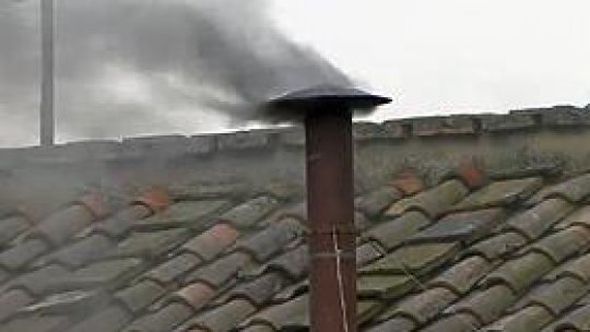 Fum negru pe coşul Capelei Sixtine a doua oară - update