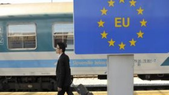 "Fără restricţii în UE din 2014" pentru români şi bulgari