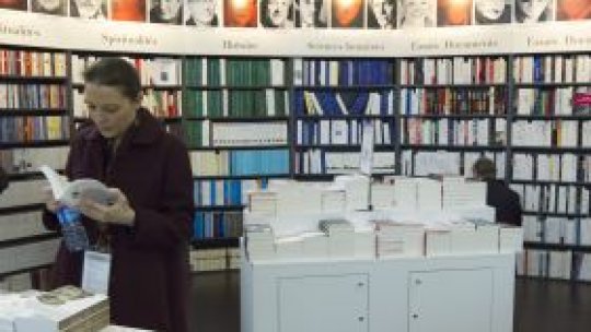 "România se deschide ca o carte", la Salonul Cărţii de la Paris