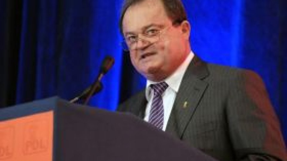 Elena Udrea, Monica Macovei, Vasile Blaga îşi dispută şefia PDL