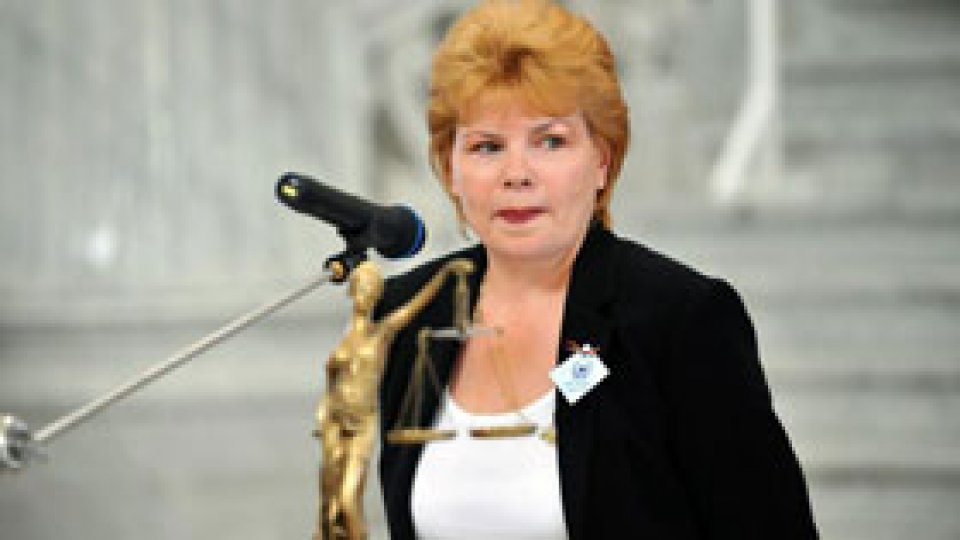 Mona Pivniceru, validată judecător la CCR
