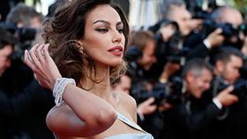 Mi-e dragă România pentru frumuseţea femeilor de la noi