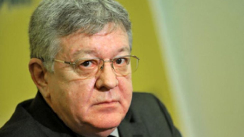 Fostul ministru al apărării Cornel Dobriţoiu, chemat la DNA
