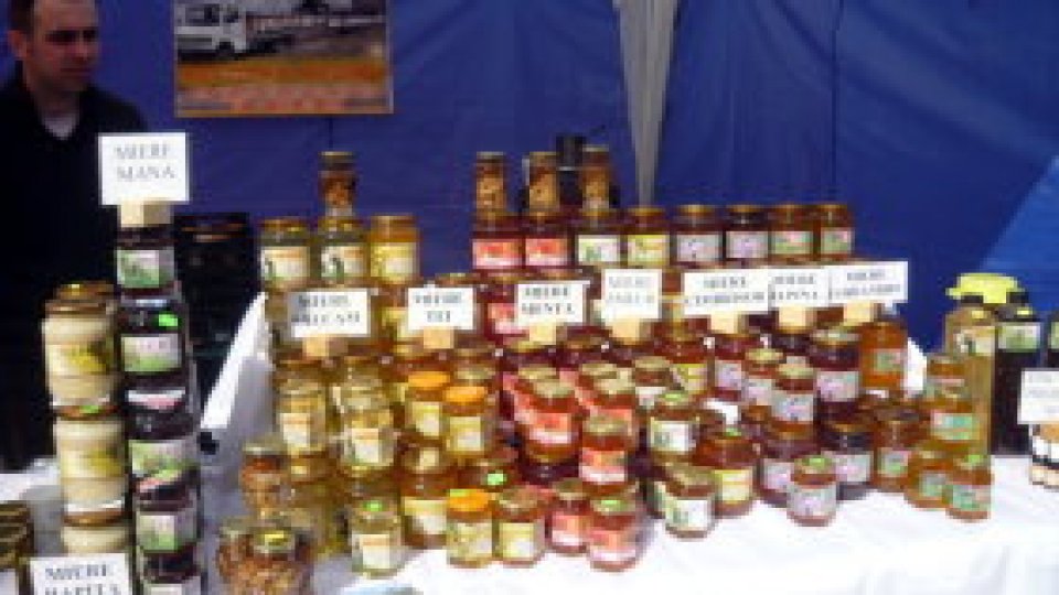 Jumătate din mierea produsă în România "merge la export"