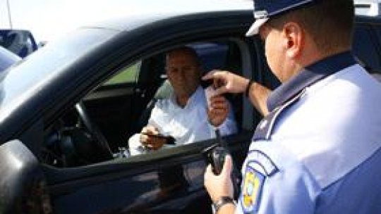 Poliţia cere ca permisul şoferilor băuţi să fie suspendat 4 luni
