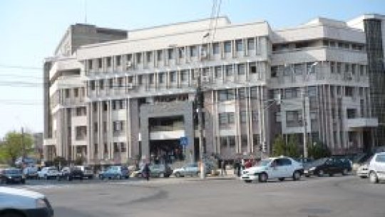 Mai mulţi avocaţi gălăţeni au protestat la Palatul Justiţiei