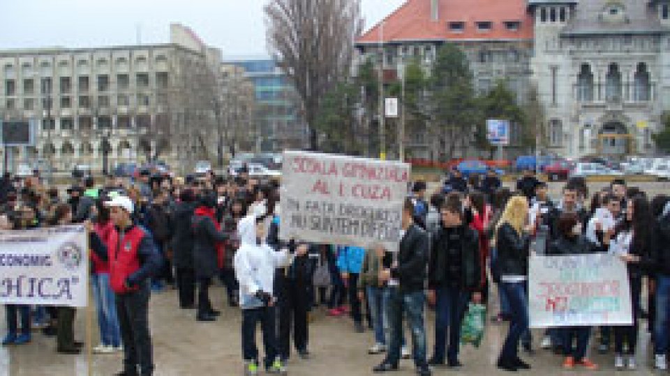 Proteste antidrog în mai multe oraşe