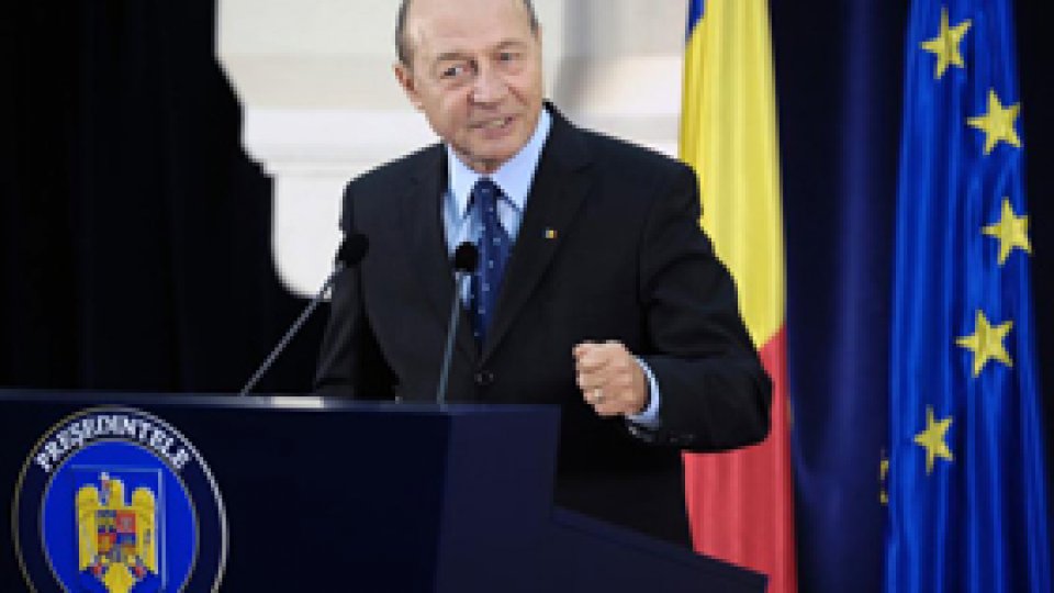 Traian Băsescu: "I-am cerut premierului să respecte exact legea"