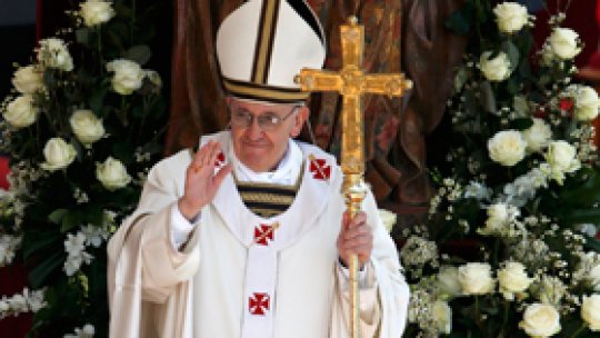 Papa Francisc a canonizat primii sfinţi ai pontificatului său