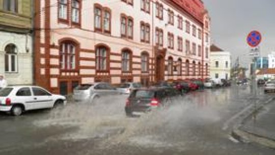 Instituţii publice din Sighişoara au fost inundate