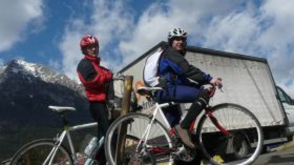 Peste mări şi ţări pe biciclete