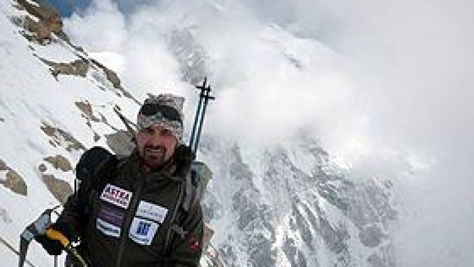Alpinistul argeşean Alex Găvan a cucerit vârful Shishapangma