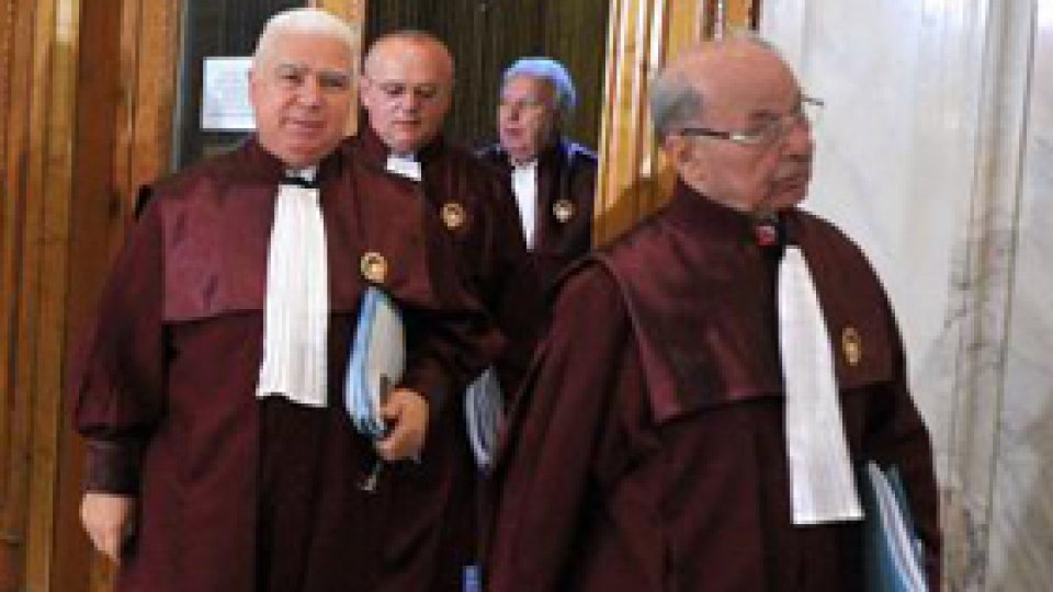 Noii judecători ai Curţii Constituţionale îşi preiau mandatul