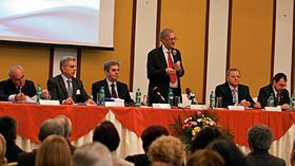 Peste 800 de medici "au emigrat de la începutul anului"