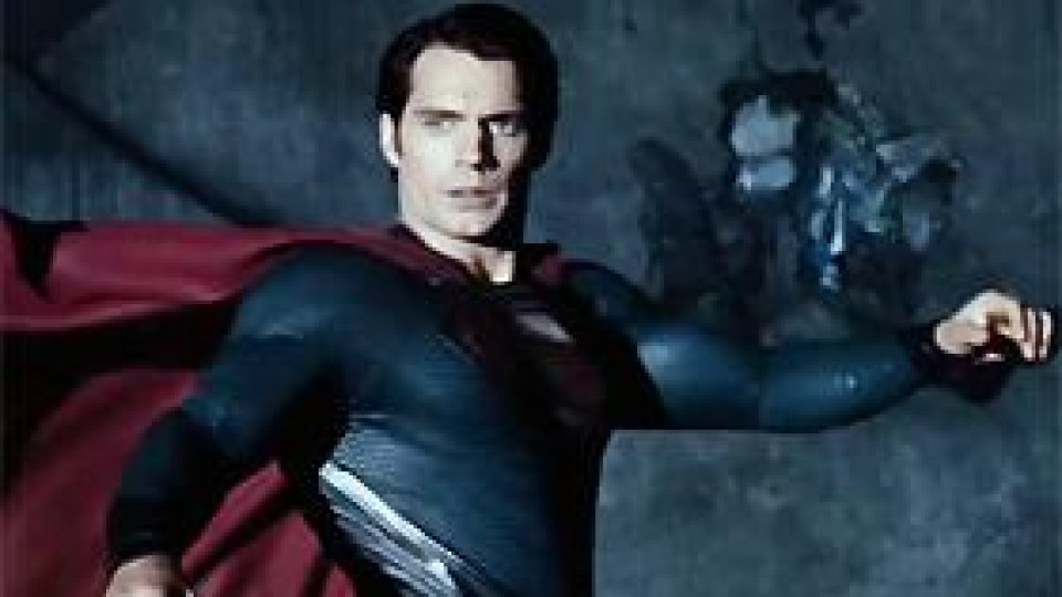 Filmul SF "Man of Steel: Eroul" a debutat pe primul loc în SUA