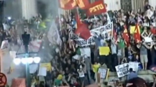 Confruntări între manifestanţi şi poliţie la Rio de Janeiro