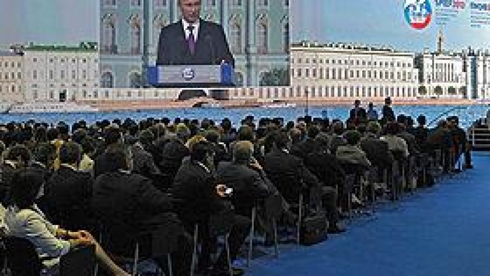 Rusia va livra Chinei petrol de 270 de miliarde de dolari