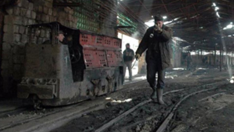 Minerii de la Paroşeni s-au autoblocat în subteran
