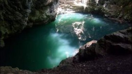 Peşterile vâlcene, cunoscute doar munţilor