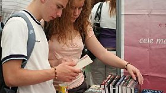 Târgul Gaudeamus Carte Şcolară în Piaţa Universităţii