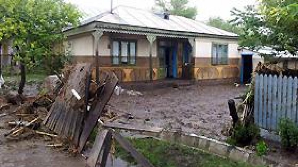 Ancheta privind inundaţiile din Galaţi continuă