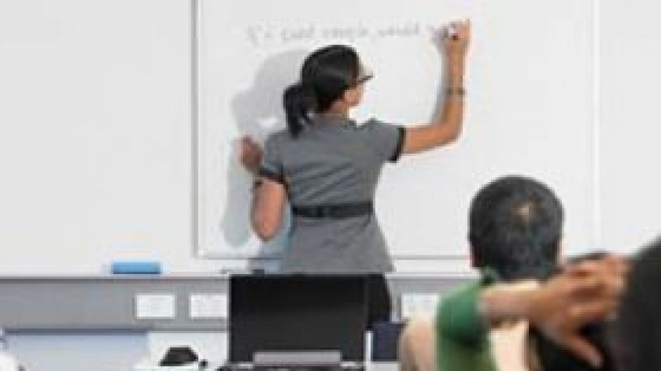 Criză de profesori şi de educatori în învăţământul bucureştean