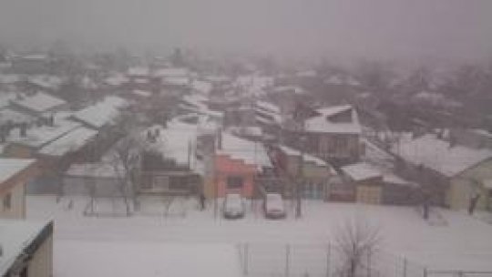 Zeci de localităţi, izolate în Buzău şi Vrancea