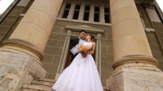 CE propune măsuri pentru reducerea căsătoriilor de convenienţă