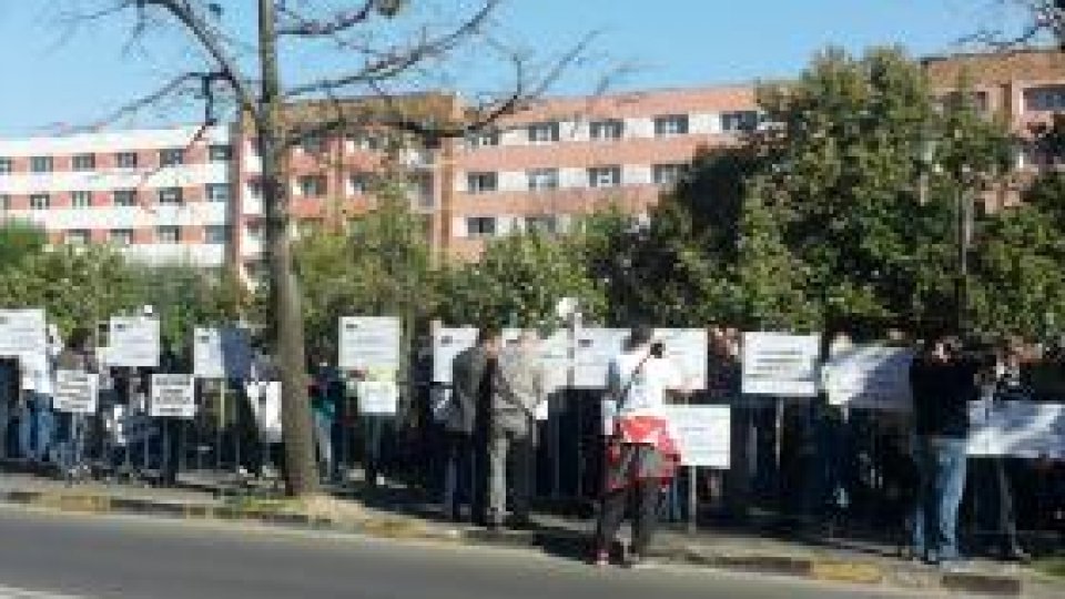 Viața călătorilor RATB este "pusă în pericol în fiecare zi"