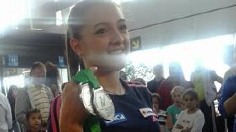 Echipa feminină de gimnastică a României a revenit acasă