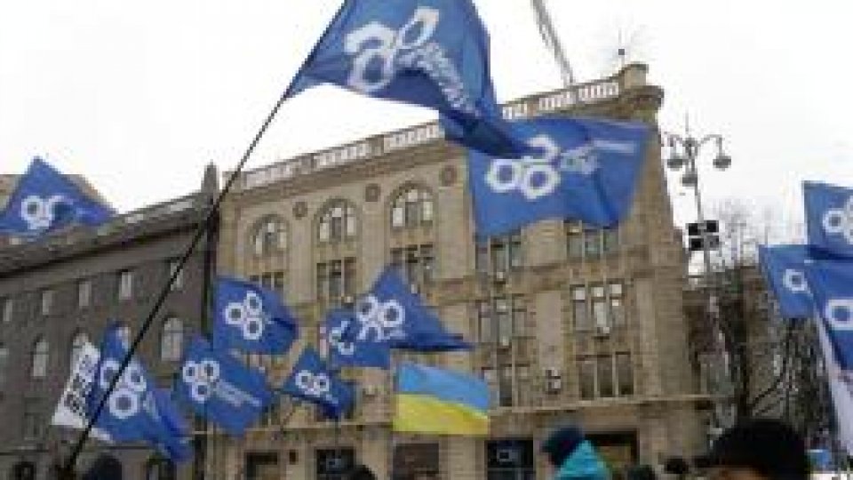Candidaţii ucrainieni prooccidentali ”conduc în sondajele”