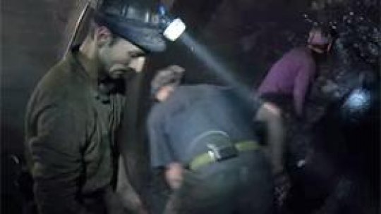 Minerii de la Lonea ameninţă cu proteste