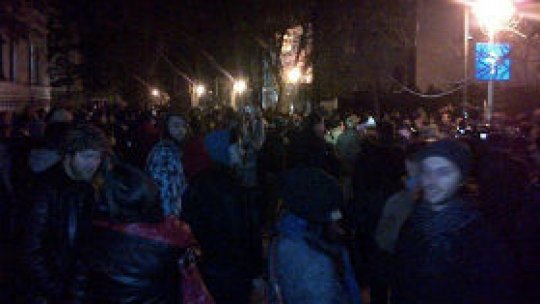 Protest paşnic în faţa sediului MAE din Bucureşti