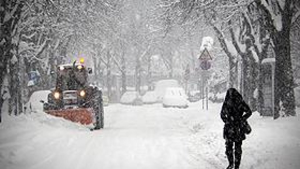Iarna calendaristică începe în forţă în toată România
