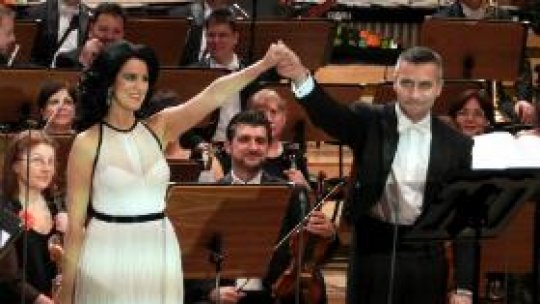 Angela Gheorghiu acompaniata de Tiberiu Soare