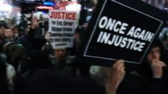 Un tânăr de culoare, ucis de un poliţist aproape de Ferguson