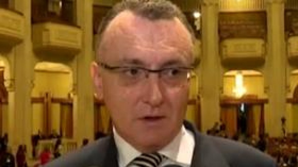 Guvernul a modificat legea educaţiei naţionale