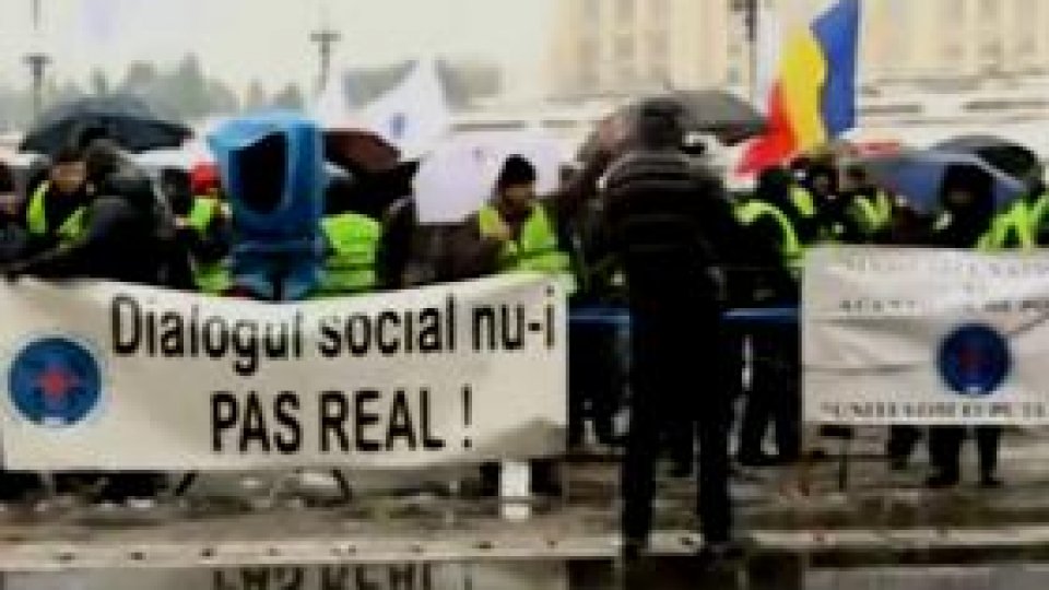 Protest al polițiștilor la ministerul de finanțe