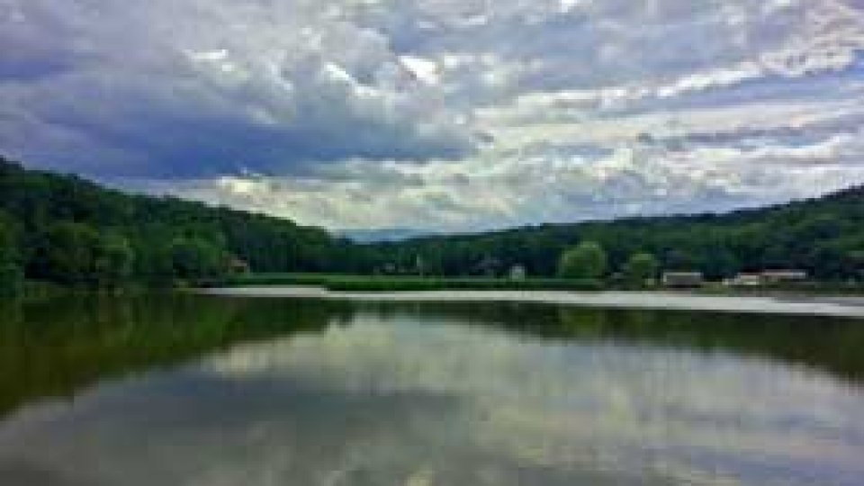 Topirea zăpezii "nu va provoca inundaţii în perioada următoare"