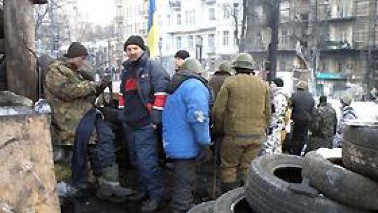 Zeci de victime în urma violenţelor din Kiev