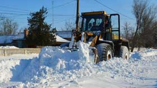 Vremea rece creează încă probleme de circulaţie